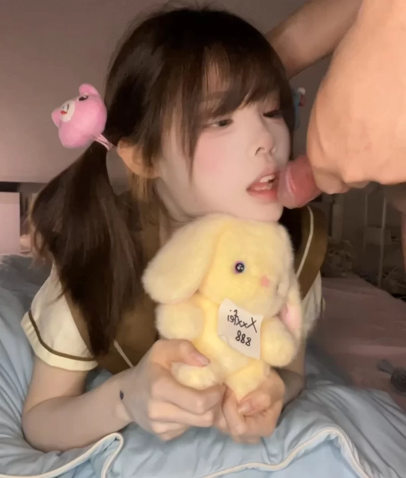 TG【Xxxfei888〗双马尾美少女辞宝趴在床上被单男粉丝干语无... [1v+555M][百度盘]